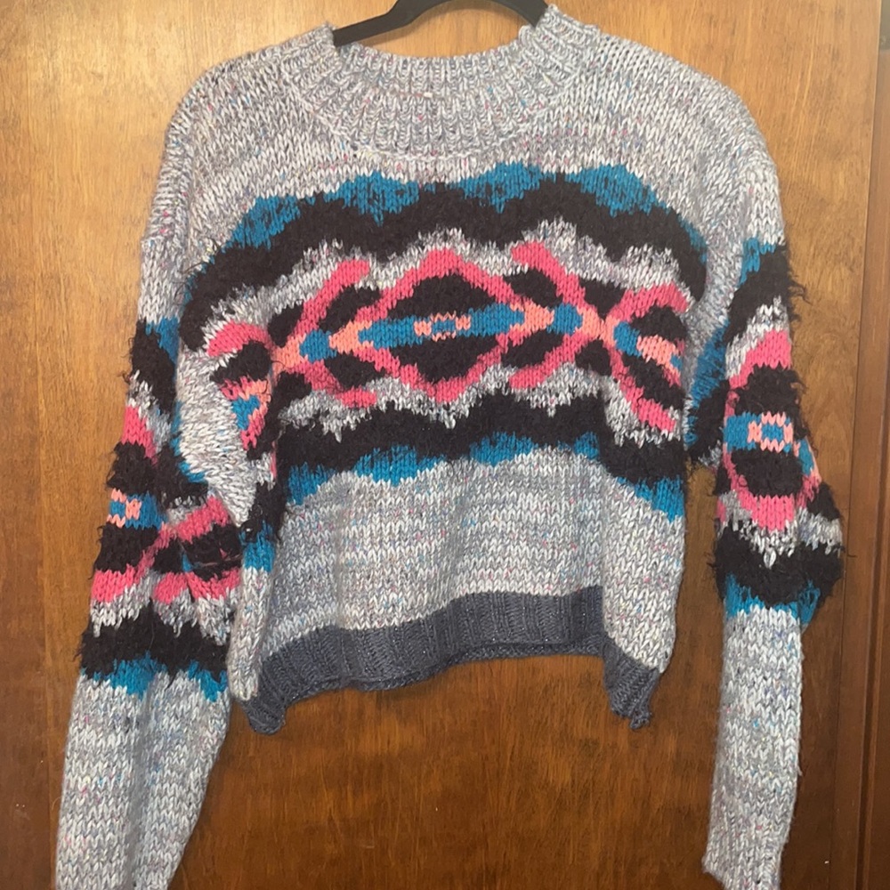 FREE PEOPLE
I Heart You Cropped Sweater
Size Small w FLAW - Picture 4 of 9